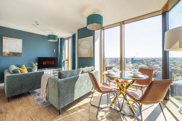 Stylish City Centre 2 Bed with Panoramic Views