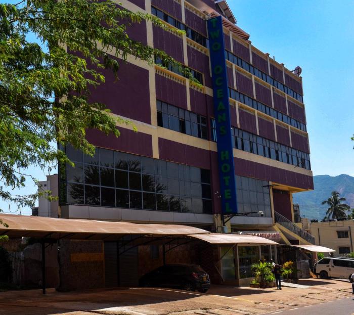 Two Oceans Hotel Voi
