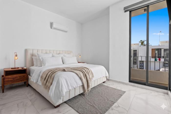 Modern 3-bedroom, 2-bath Home, Pool, Playground
