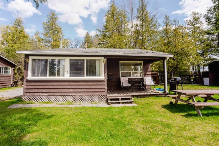 2-Bedroom Cottage #11 - Ambleside
