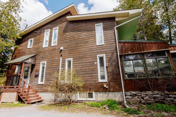 Spacious 3-Bedroom Main House in Bobcaygeon #12