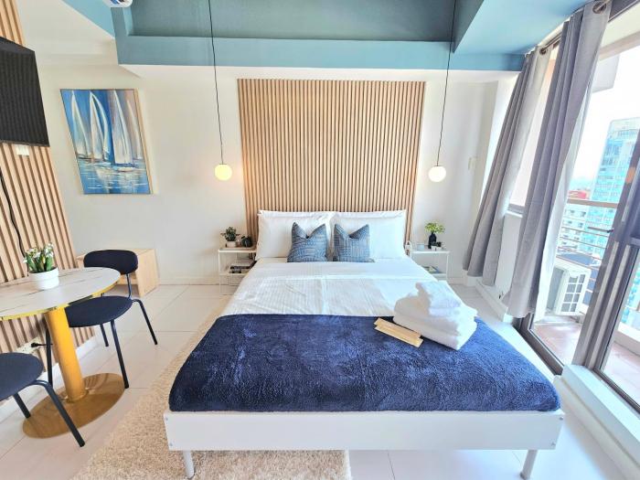 Cool Studio with Balcony at KL Serviced Residences