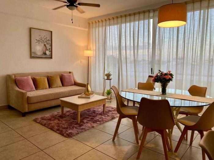 Elegant 2BR 2BA Retreat Pools 24x7 Sec