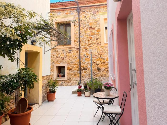 Pink Pencere Center