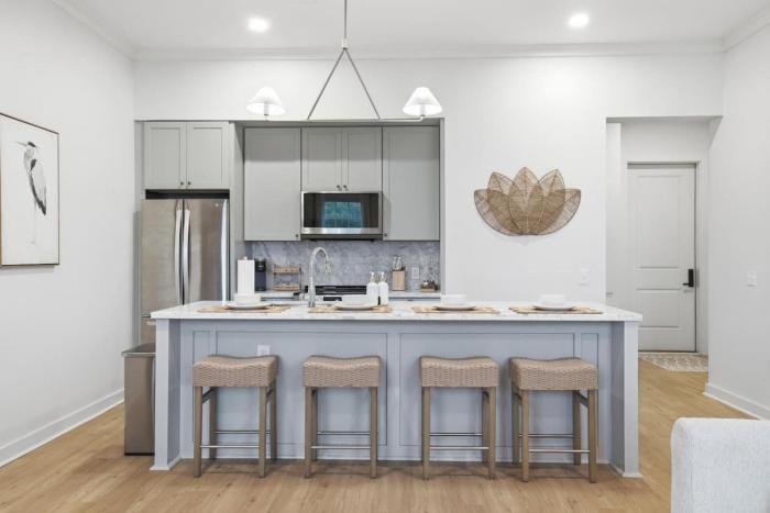 Coastal 1BR with Pool - Near Beach