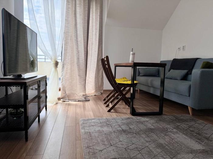 Apartment with terrace & Mountain View in Tractorul