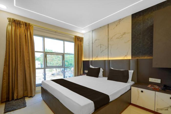 Hotel O RS PALACE