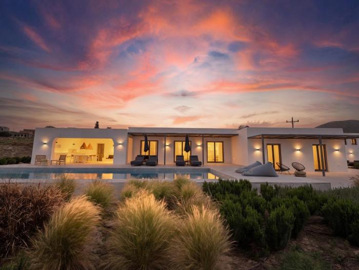 Faragas Hill Harmony Villa