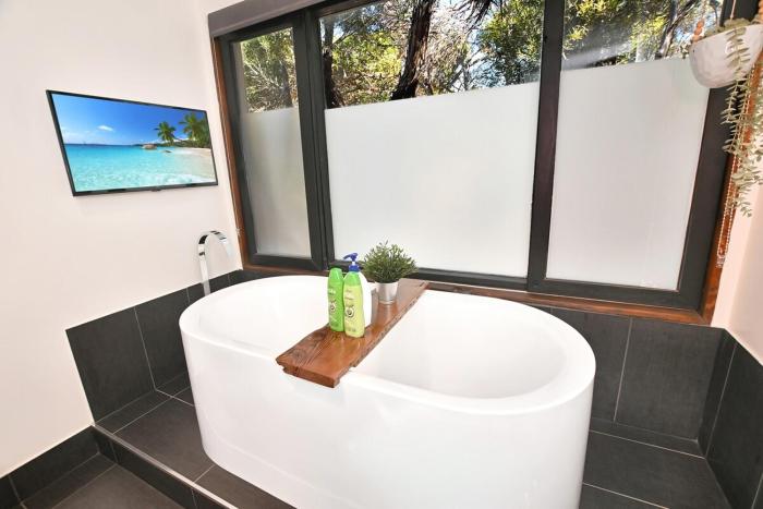 The Cozy Nook Stunning Bathroom and Hidden Retreat