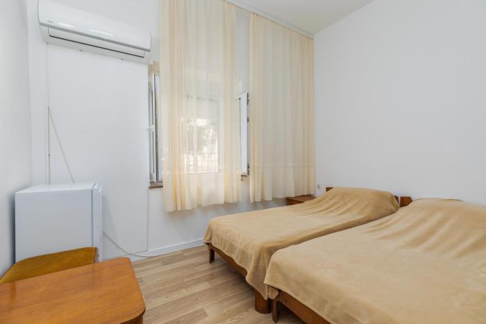 Twin Room Gradac 16006c