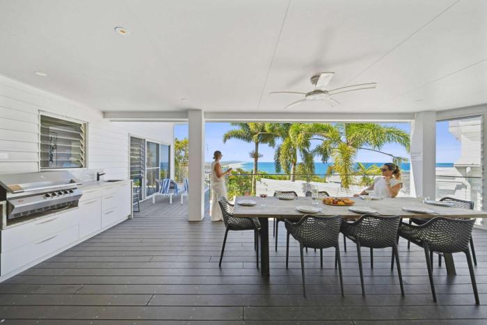 Ocean View Beach House - Pet Friendly, Pool & 5mins to the Beach
