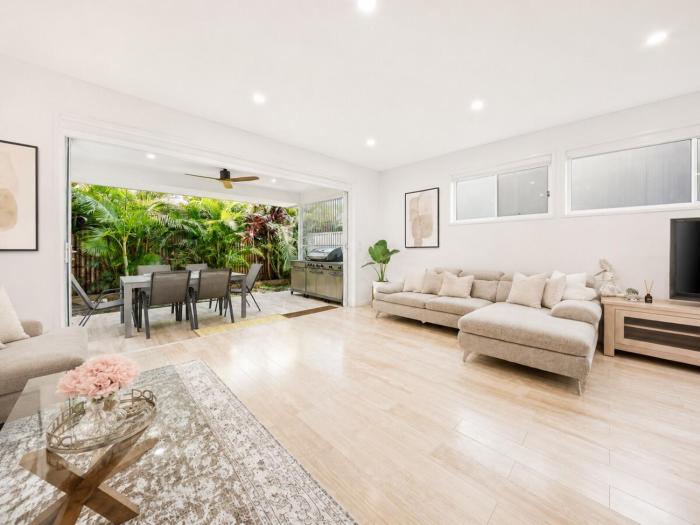 Leichhardt 4BR Family Retreat with Lovely Backyard