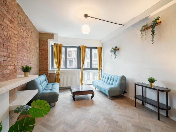 Very Large Central Station 3BR 14P Apartment