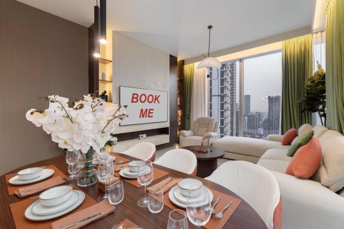 Free housekeeping visits during your stay - StayShort - 2 BR in Downtown Sleeps 4 with Beautiful Views