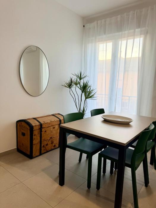 Eva Boutique Apartments 2BR Contemporary Stay Near Cagliari