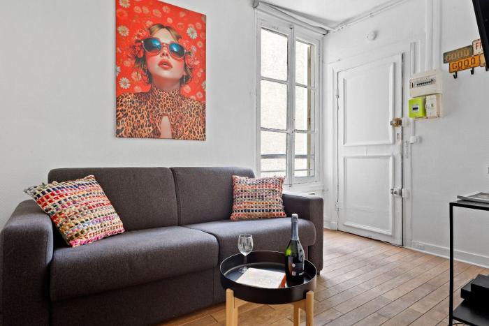 Sevres Cosy studio
