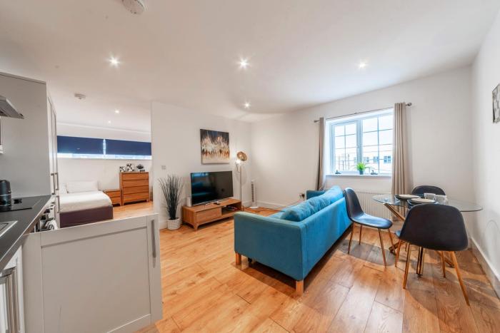 Central - Stay 4 - Paid Parking - Near Transport