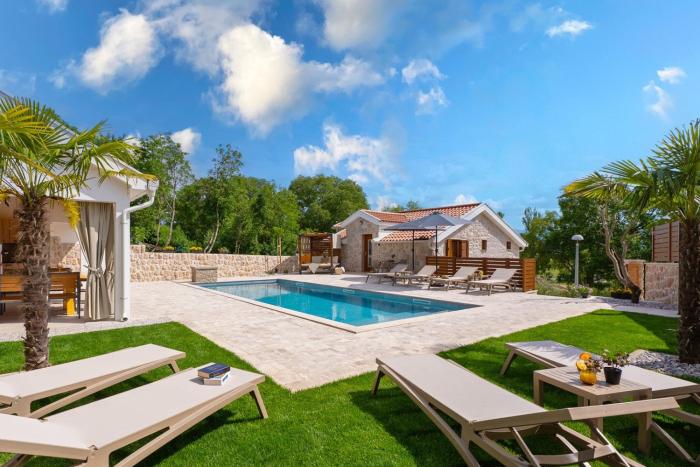 Villa Izvor, Charming Stone 4-bedroom Villa in a Makarska hinterland