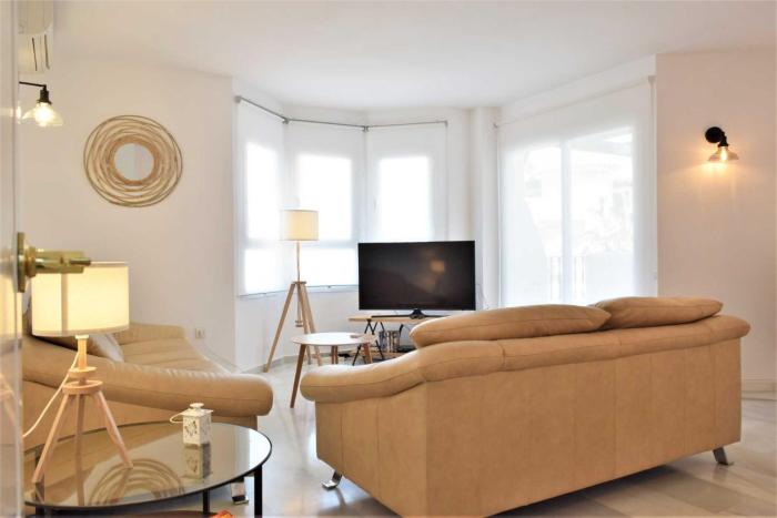 Beautiful 2 Bedroom Duplex