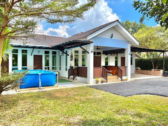 Tepak Nusuk Private Pool Homestay 5 Bedrooms 4 Bathrooms
