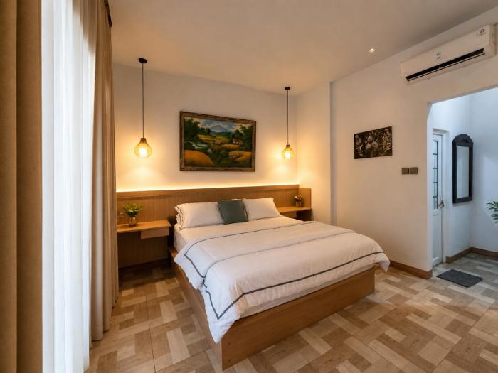 Holi Saren Guest House