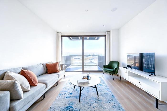Luxury 2BR next to US Embassy with River Views