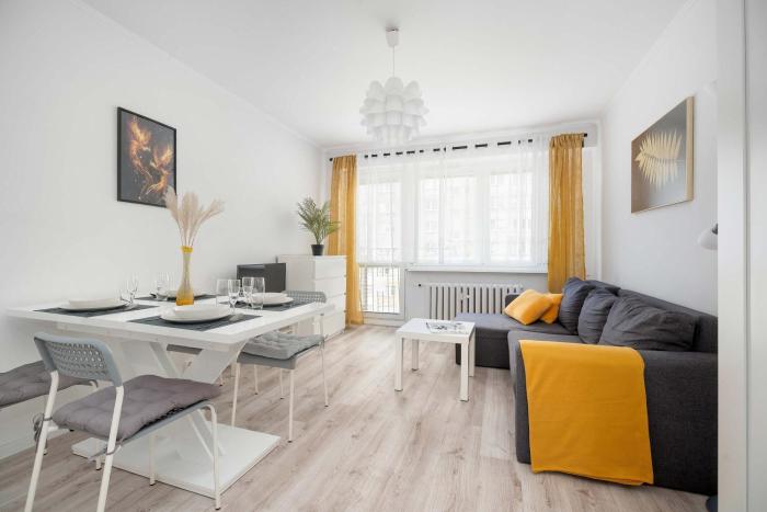 Modern Apartment Remote Working by Noclegi Renters