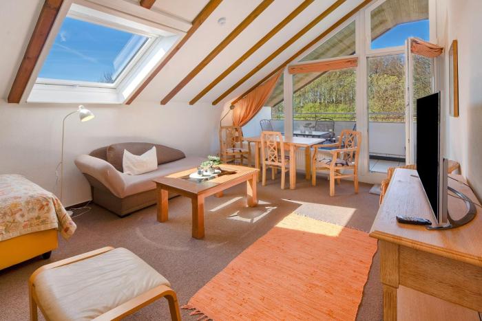Waldblick Dachwohnung mit Balkon