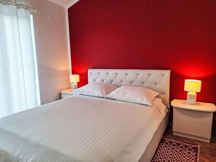 Apartment Große Wohnung in Pješčana Uvala mit Eigenem Balk by Interhome