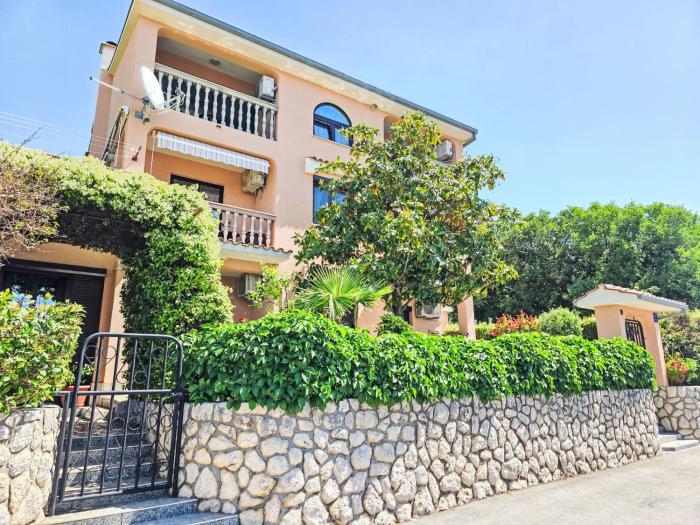 Apartment Wohnung in Crikvenica mit Terrasse und Grill by Interhome