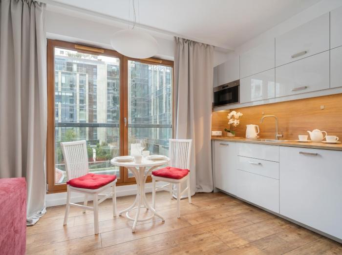 Golden Apartments Warsaw - Large & Stylish, Metro Nearby Grzybowska 85-5