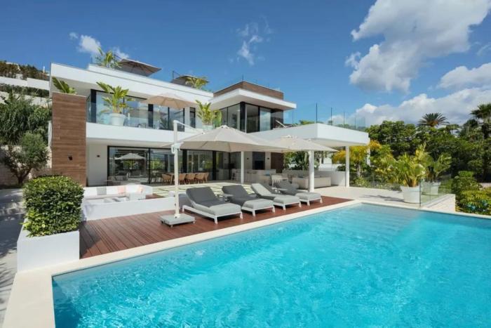 Luxurious 7-Bedroom Holiday House in Llucmajor, Mallorca