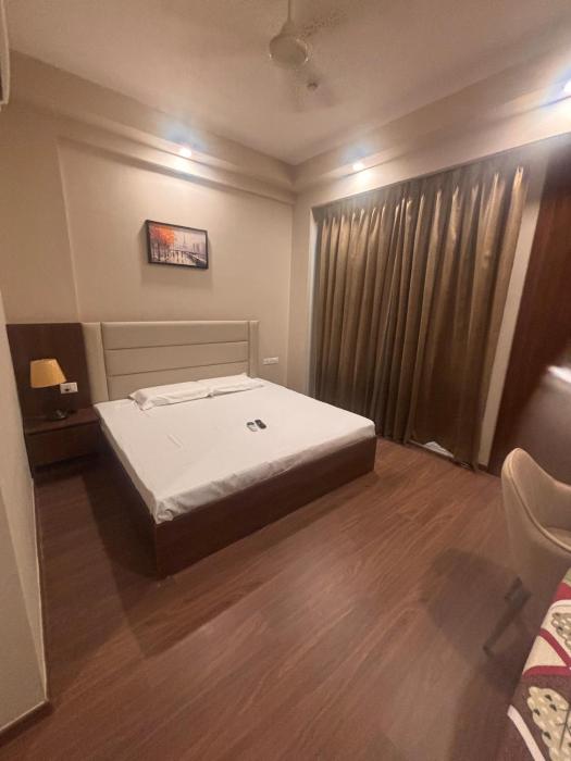 Studio Apartment in Omaxe ITC near Expo Center
