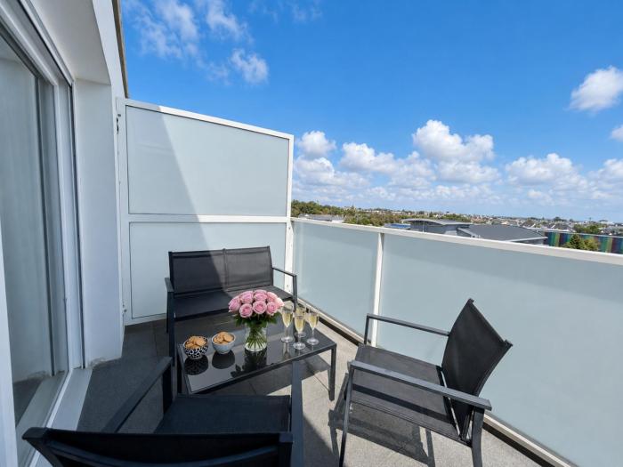 T2 moderne et lumineux, terrasse, parking privé