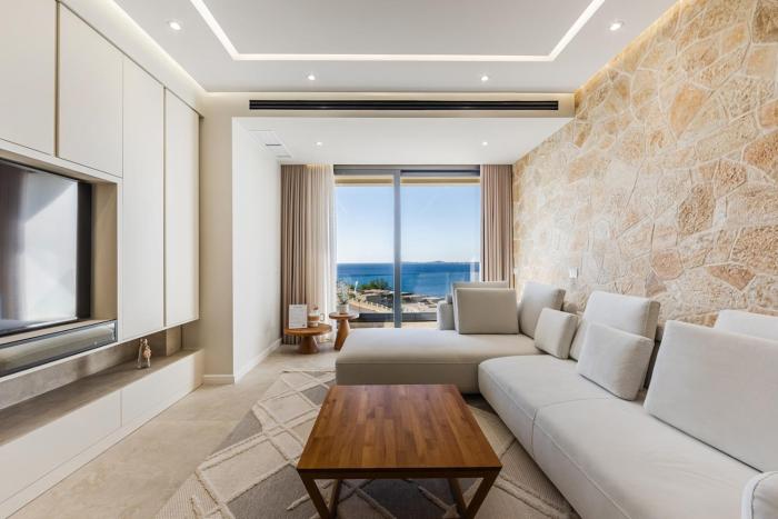 Seaview Elegance Apartment Luxury & Free Parking by PikHost