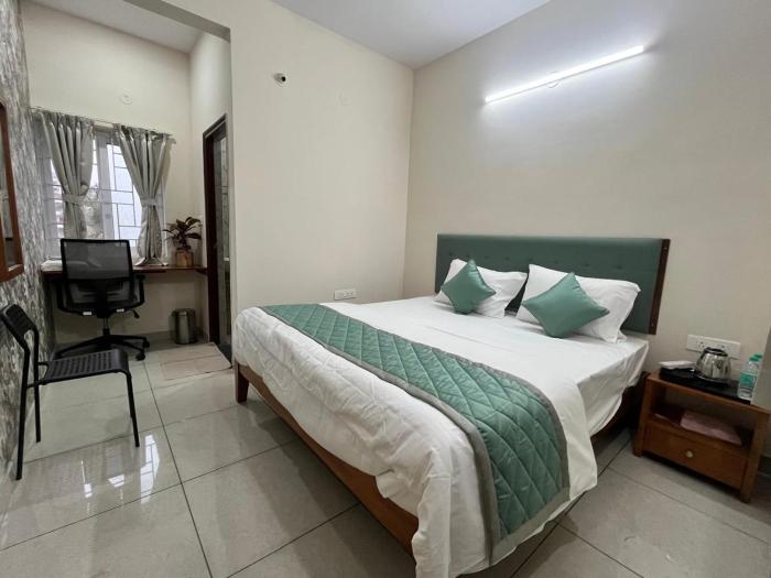 GK STAYS Rooms at Hennur Road