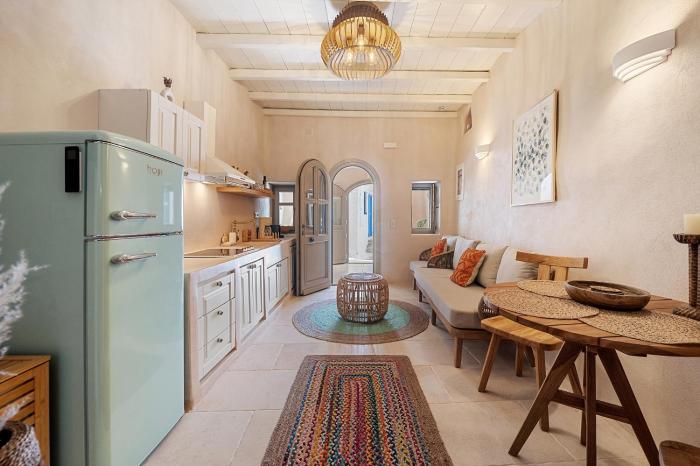 Estias Hideaway Pyrgos, by TinosStay