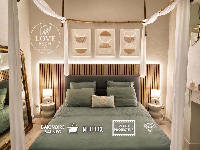 Loveroom - Suite romantique avec balnéo privative- La Calade Alméla