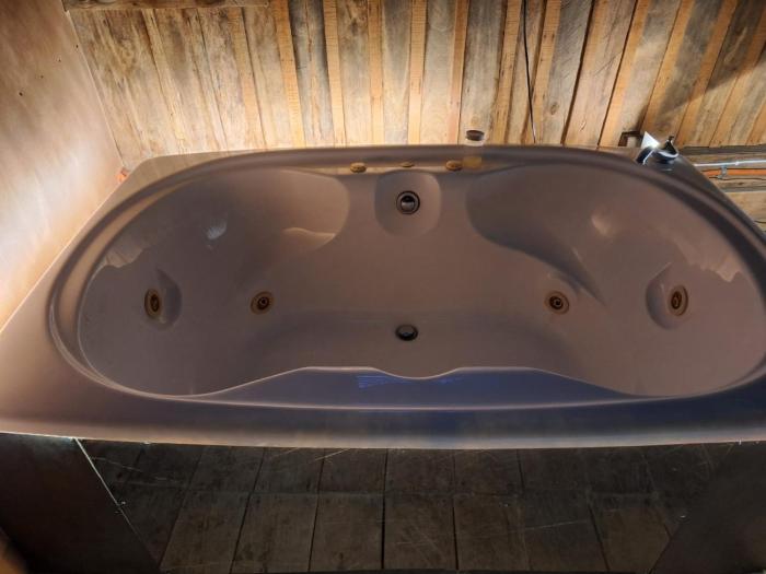 Cabin with Jacuzzi