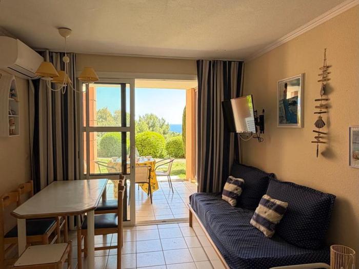 Rez-de-jardin pour 4 pers. à Cap Esterel - FR-1-504-718
