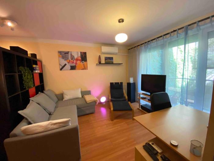 Spacious Downtown Suite- Easy Stadium Access