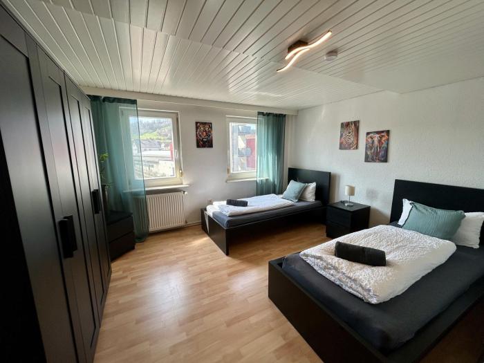 OhPardon! GAILDORF - Monteurwohnung im DG, Einzelbetten, Garten