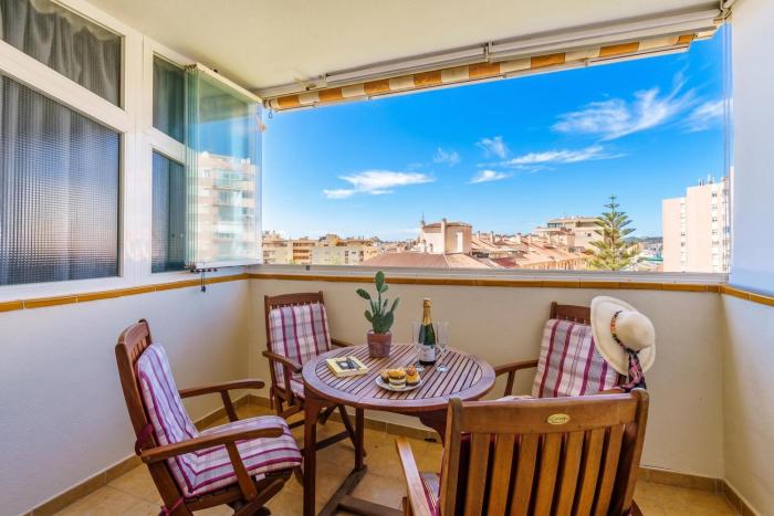 La Paloma With Pool - Happy Rentals