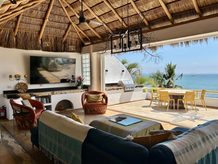 Boho-Mex Lux Beachfront Casa, heated infinity pool!