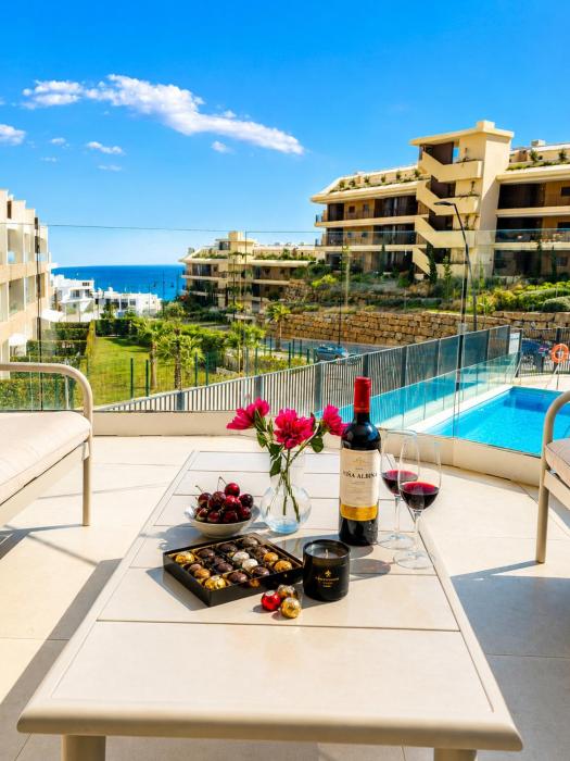 Higuerón - Luxury Apartment with Pool & Sea View in Las Lomas del Higuerón