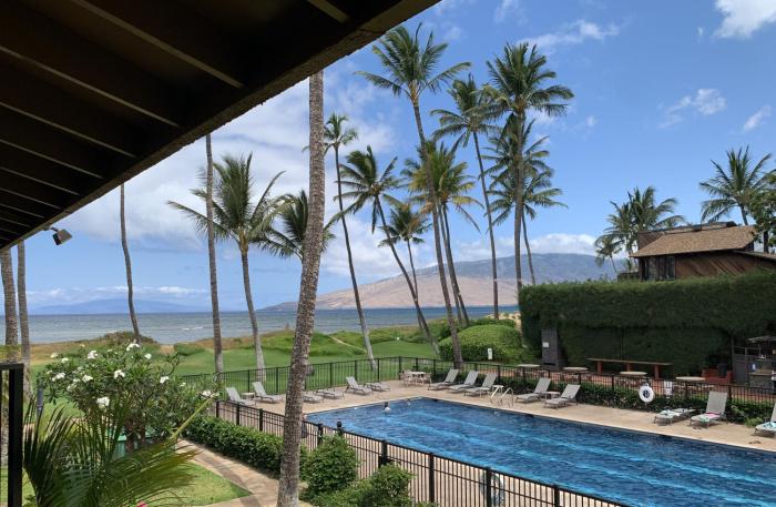 Waiohuli Beach Hale #D-223 Oceanfront View, Steps to Beach Great for Walking