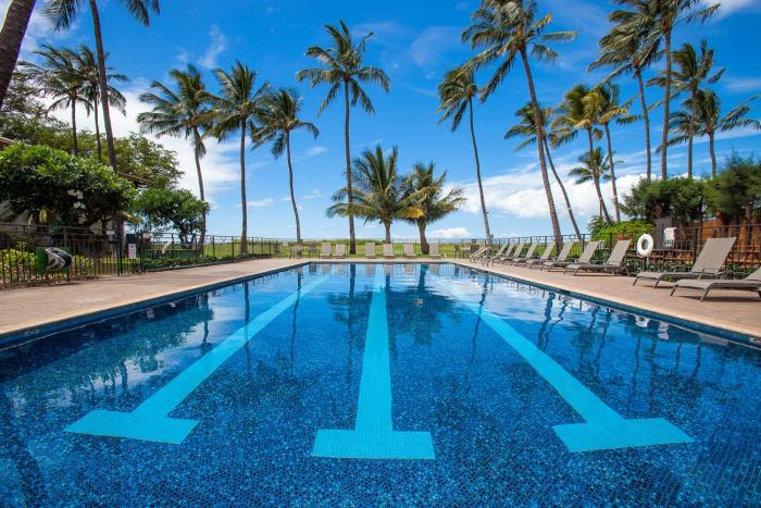 Waiohuli Beach Hale #B-206 Oceanfront View, Quiet Location, AC Throughout