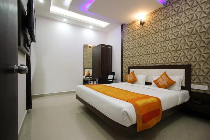 OYO Flagship 8281 Aj Palace