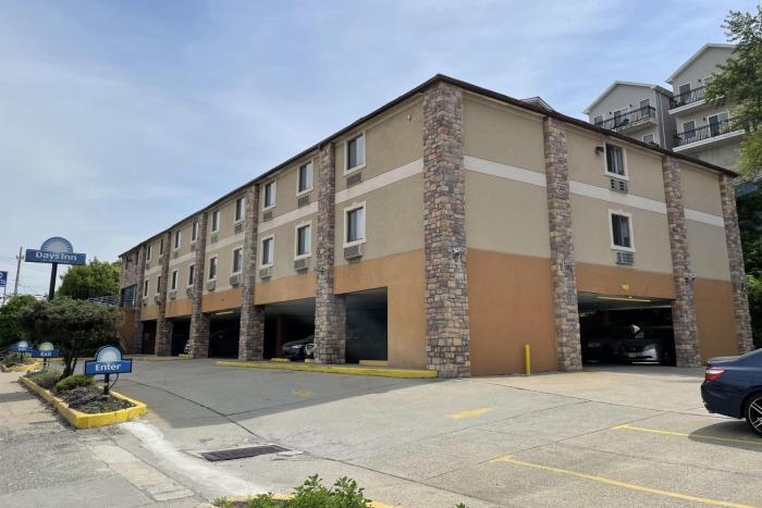 Days Inn by Wyndham Jersey City