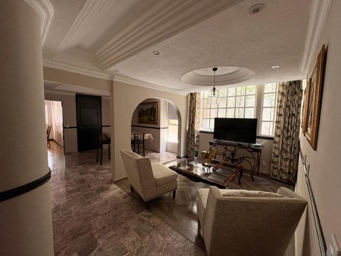 Polanco Lincoln Park Two Bedroom apt